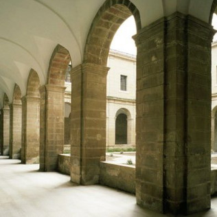 Mesa para dos: Comida o Cena para dos personas en Parador de Santo Domingo Bernardo de Fresneda (La Rioja)