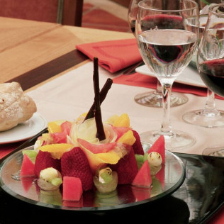 Mesa para dos: Comida o Cena para dos personas en Parador de Santo Domingo Bernardo de Fresneda (La Rioja)