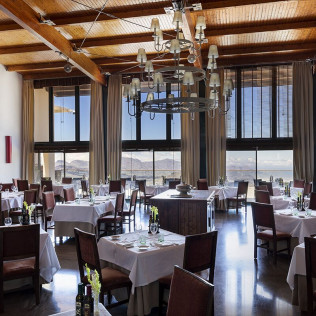 Escapada con Desayuno y Comida o Cena para dos personas en Parador de Cruz de Tejeda 4* (Gran Canaria)
