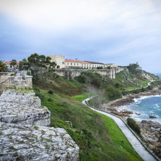 Mesa para dos: Comida o Cena para dos personas en Parador de Baiona (Pontevedra)