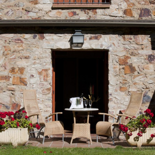 Escapada con Desayuno y Comida o Cena para dos personas en Parador de Benavente (Zamora)