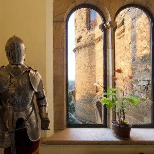 Escapada con Desayuno y Comida o Cena para dos personas en Parador de Benavente (Zamora)