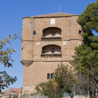 Escapada con Desayuno y Comida o Cena para dos personas en Parador de Benavente (Zamora)