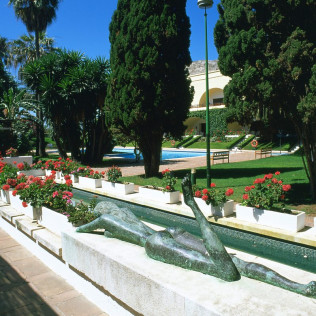 Escapada con Desayuno y Comida o Cena para dos personas en Parador de Ceuta (Ceuta)