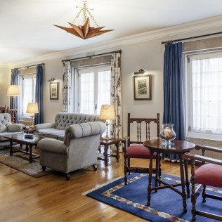 Escapada con Desayuno y Comida o Cena para dos personas en Parador de Ferrol (A Coruña)