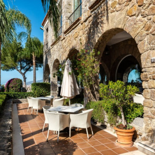Mesa para dos: Comida o Cena para dos personas en Parador de Málaga Gibralfaro (Málaga)