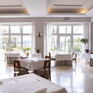 Mesa para dos: Comida o Cena para dos personas en Parador de Jávea (Alicante)