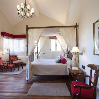 Escapada con Desayuno y Comida o Cena para dos personas en Parador de las Cañadas del Teide (Santa Cruz de Tenerife)