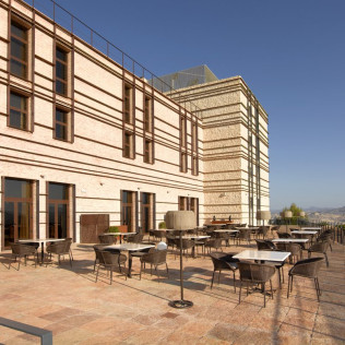 Escapada con Desayuno y Comida o Cena para dos personas en Parador de Lorca (Murcia)