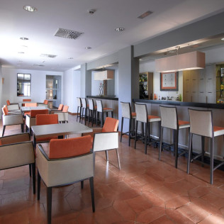 Escapada con Desayuno y Comida o Cena para dos personas en Parador de Málaga Golf (Málaga) 