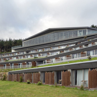 Escapada con Desayuno y Comida o Cena para dos personas en Parador Costa da Morte (Muxía, A Coruña)