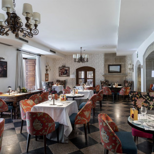 Escapada con Desayuno y Comida o Cena para dos personas en Parador de Pontevedra (Pontevedra)