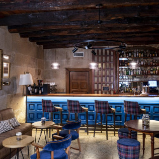 Escapada con Desayuno y Comida o Cena para dos personas en Parador de Pontevedra (Pontevedra)