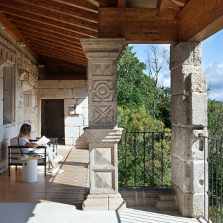 Escapada con Desayuno y Comida o Cena para dos personas en Parador de Santo Estevo (Ourense)
