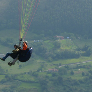 Vuelo en Parapente (Asturias)