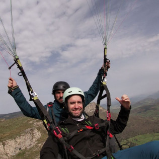 Vuelo en Parapente con Fotos y Vídeo (Orduña, Vizcaya) 