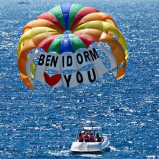 Parasailing (Benidorm, Alicante)
