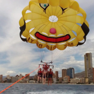 Parasailing (Benidorm, Alicante)