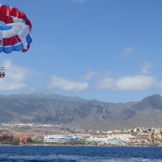 Vuelo en Parascending en Costa Adeje (Santa Cruz de Tenerife)