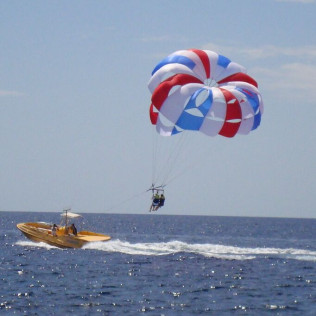 Parascending (Lanzarote)