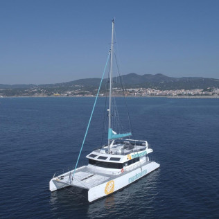 Excursión en Catamarán con Baño y Comida (Málaga)