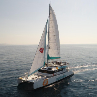 Excursión en Catamarán con Baño y Comida (Málaga)