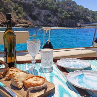 Paseo en Llaüt con Snorkel y Paddle Surf para dos (Santa Ponça, Mallorca)