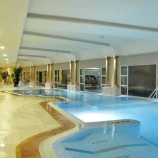 Paseo en Globo con Vídeo, Almuerzo y Cava y Cena Romántica con Spa para dos en Hotel Beatriz Toledo Auditorium & Spa 4* (Toledo)