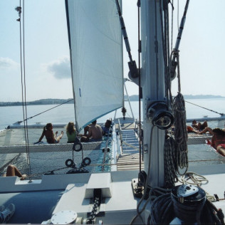 Paseo en Catamarán, Snorkel y Comida (Tarragona)