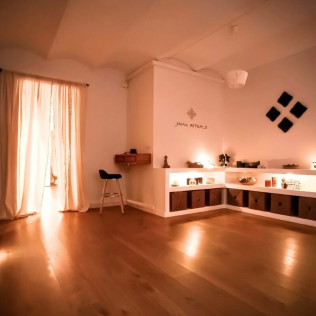 Jacuzzi, Masaje Royal Thai o Pijat Balinés y Masaje Craneofacial Hot Pindas en Jamu Rituals Spa & Massage (Barcelona)