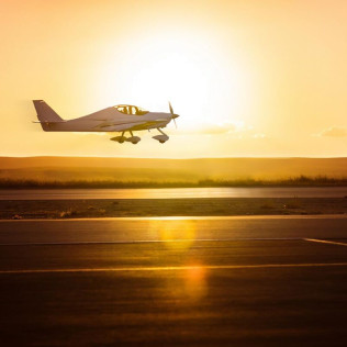 Especial Adrenalina: Pilotar una Avioneta con Acompañante de 25, 30, 40 o 50 minutos (Málaga)