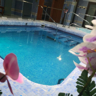 Visita a la Sala de Cata de Popy Wine y Circuito Spa para dos en Aqua Body (Madrid)