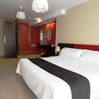 Escapada de 2 Noches en Habitación Superior con Desayuno en Posada Guadalupe (Monroyo, Teruel)