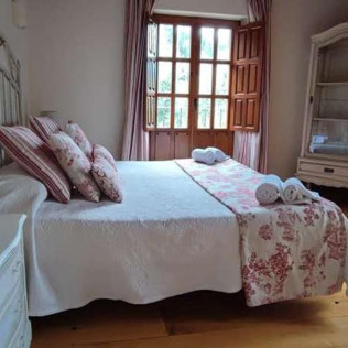 Escapada de 2 Noches con Desayuno en Trisileja en Novales (Cantabria)