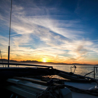 Puesta de Sol en Velero Privado para dos (Getaria, Guipúzcoa)