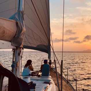 Puesta de Sol Romántica en Velero para dos (Cartagena, Región de Murcia)