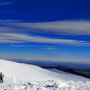 Ruta con Raquetas de Nieve Bajo la Luna Llena en Sierra Nevada (Granada)