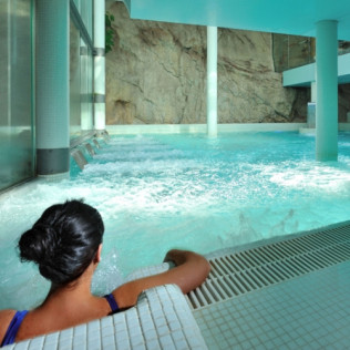 Circuito Spa y Menú en Hotel Balneario La Hermida 4* para dos (Cantabria)