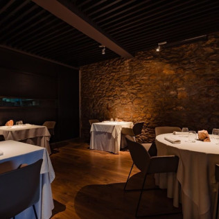 Menú degustación: Cena Estrella Michelin para dos en Restaurant Les Moles (Ulldecona, Tarragona)