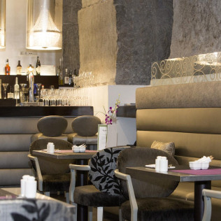 Comida o Cena para 3 personas en el Restaurante Malvar del Hospes Puerta de Alcalá 5* (Madrid)