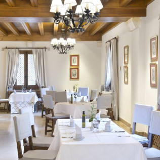 Mesa para dos: Comida o Cena para dos personas en Parador de Alcañiz (Teruel)