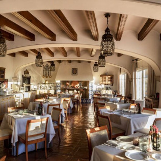 Mesa para dos: Comida o Cena para dos personas en Parador de Arcos de la Frontera (Cádiz)