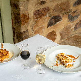 Mesa para dos: Comida o Cena para dos personas en Parador de Almagro (Ciudad Real)