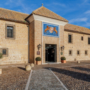 Mesa para dos: Comida o Cena para dos personas en Parador de Carmona (Sevilla)