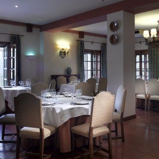 Mesa para dos: Comida o Cena para dos personas en Parador de Cazorla (Jaén)