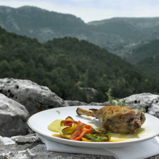 Mesa para dos: Comida o Cena para dos personas en Parador de Cazorla (Jaén)