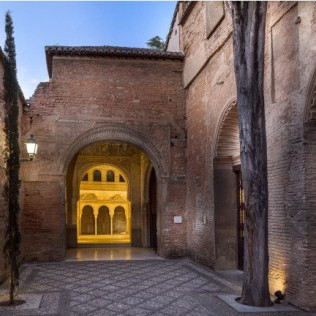 Mesa para dos: Comida o Cena para dos personas en Parador de Granada (Granada)