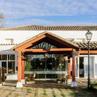 Mesa para dos: Comida o Cena para dos personas en Parador de Manzanares (Ciudad Real)