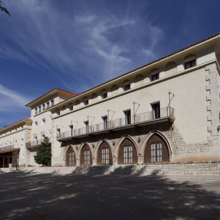 Mesa para dos: Comida o Cena para dos personas en Parador de Teruel (Teruel)