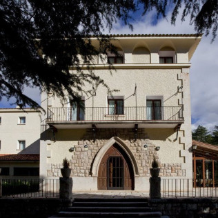 Mesa para dos: Comida o Cena para dos personas en Parador de Teruel (Teruel)